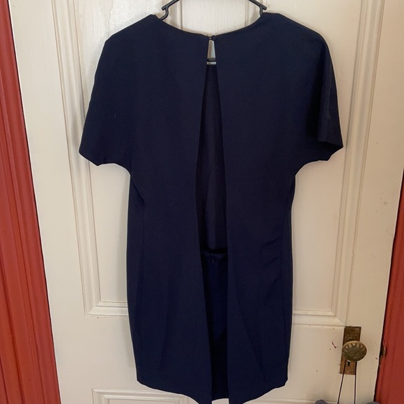 Medium tobi dress with open back - Picture 3 of 5